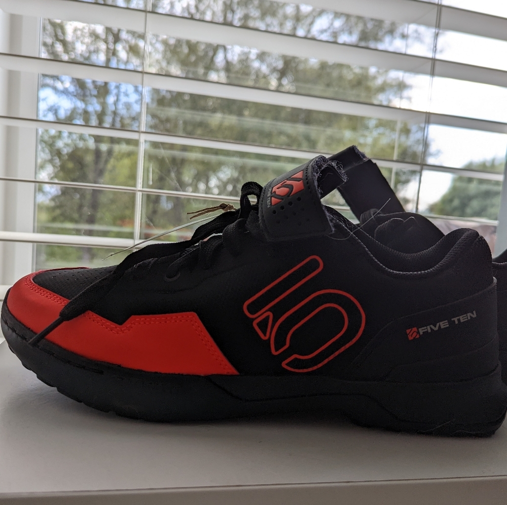 NEW Adidas Five Ten Kestrel Lace Men's Mountain Bike Shoes Black/Red Size 8.5